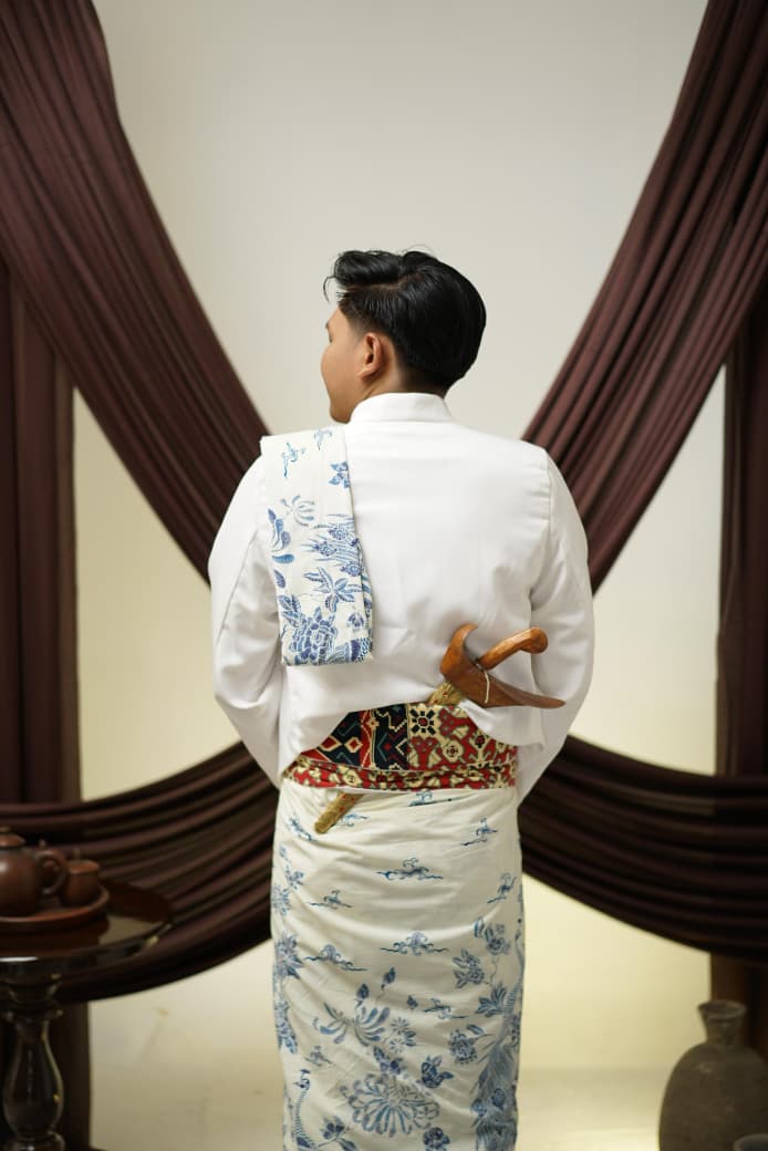 PROFILE (3)