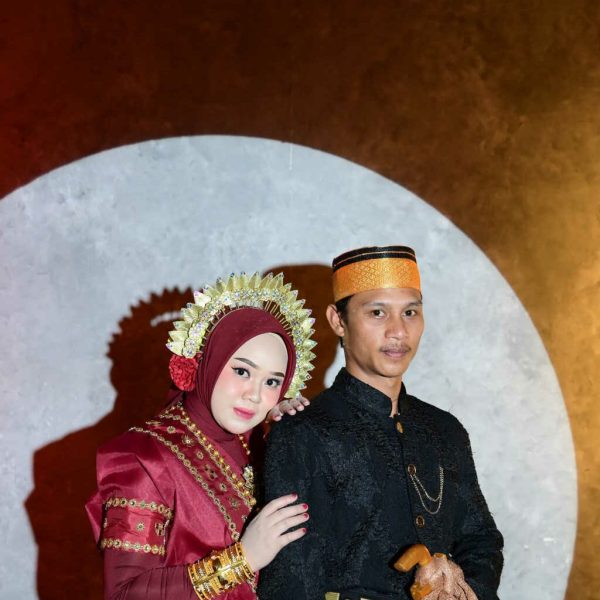 Arman & Ila (21) logiq.id