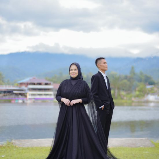 g (1) Ferdi & Sri