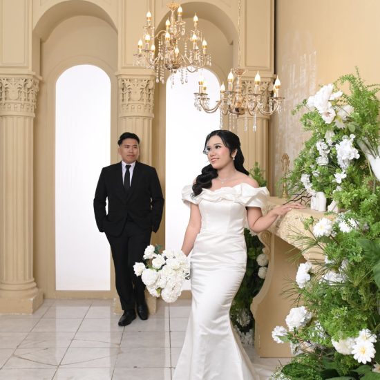 g (1) Jonathan & Christy