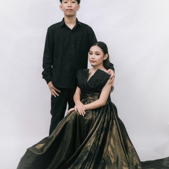 g (1) Putri & Ello