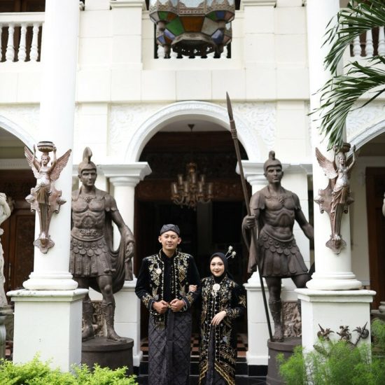 g (10) Indah & Fikko