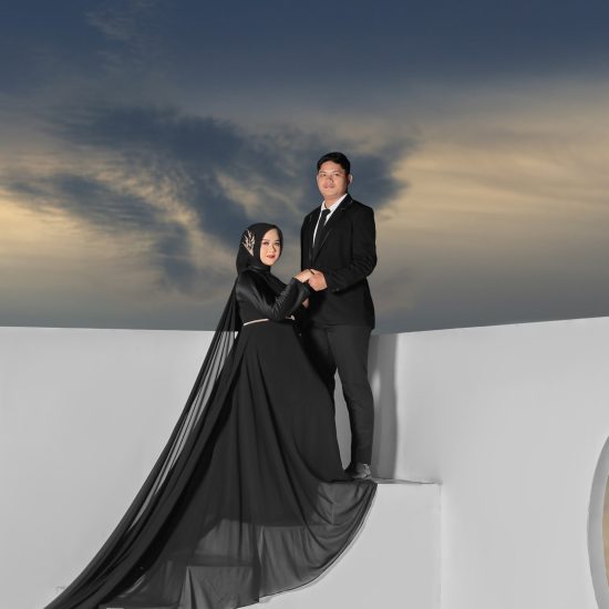 g (3) Hamid & Deby