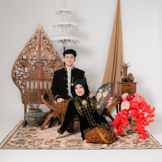 g (3) Hendri & Lina