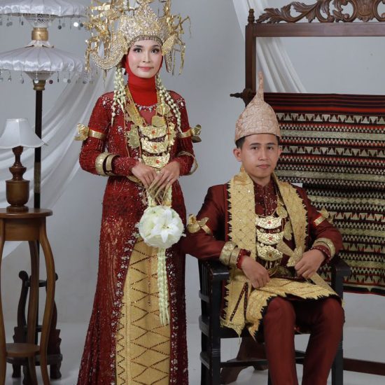 g (3) Heru & Kiki