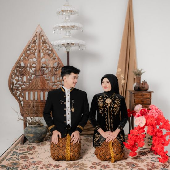 g (4) Hendri & Lina