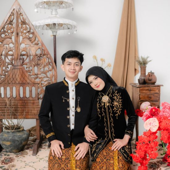 g (5) Hendri & Lina