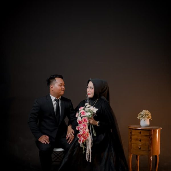 g (5) Sarah & Azri