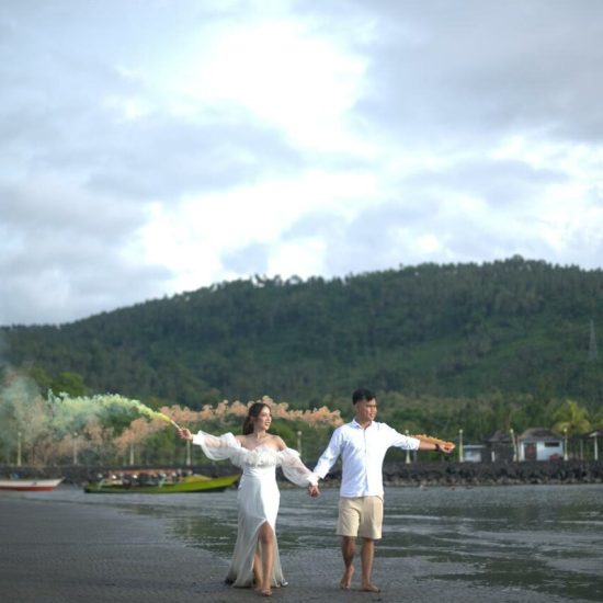 g (7) Mia & Chris