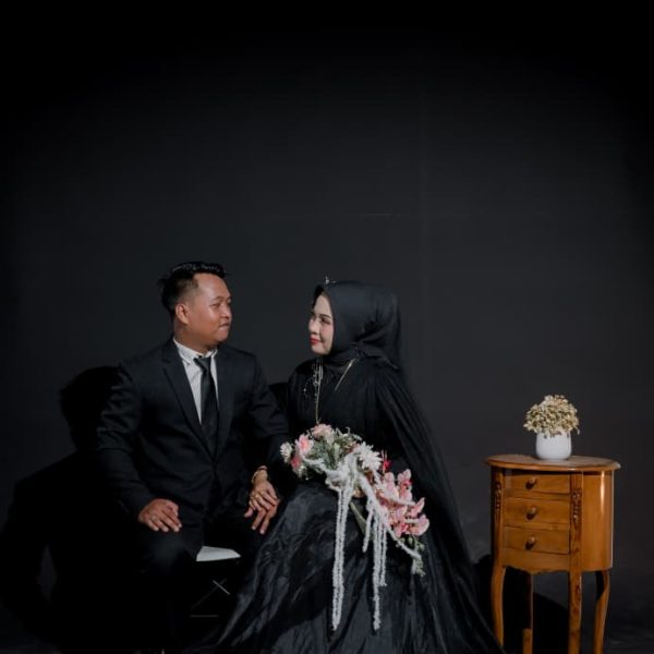 g (8) Sarah & Azri