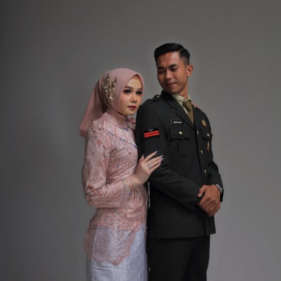 g (9) Yossy & Farhan
