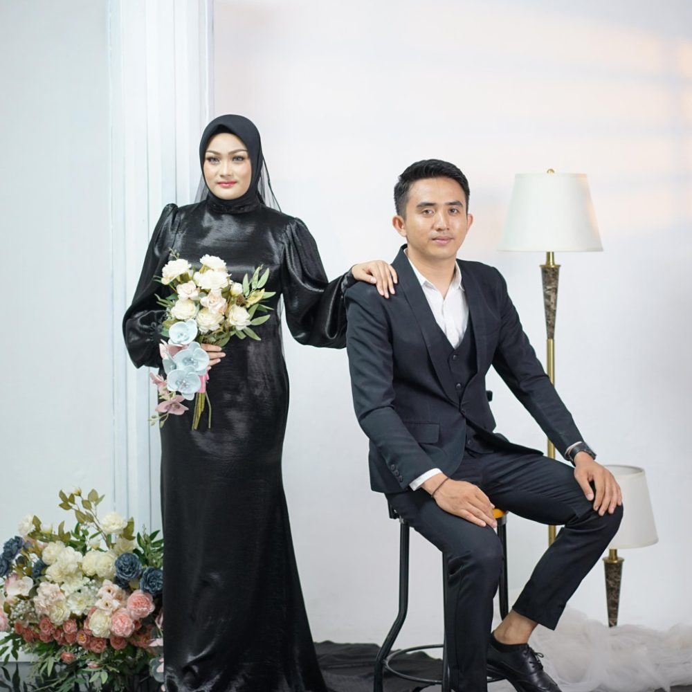 gift (1) Jihad & Ami